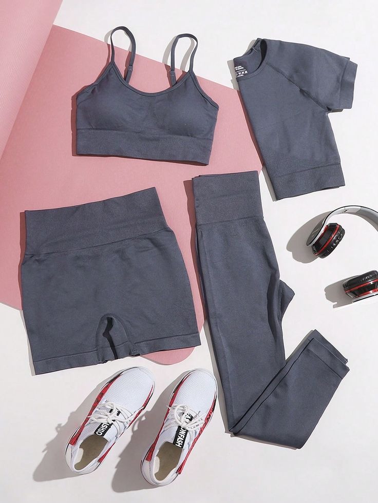 Set đồ tập khi đến phòng gym