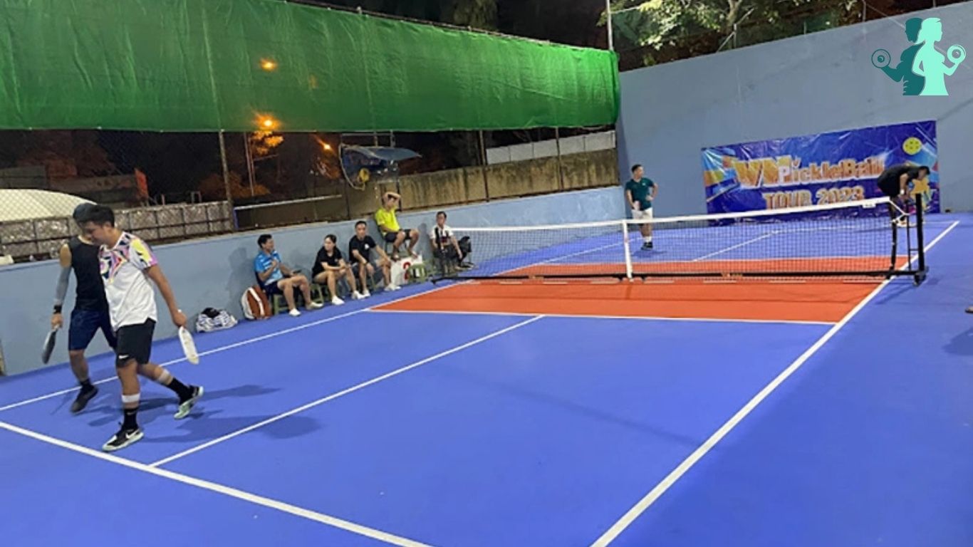 Chơi pickleball ở Hà NỘI